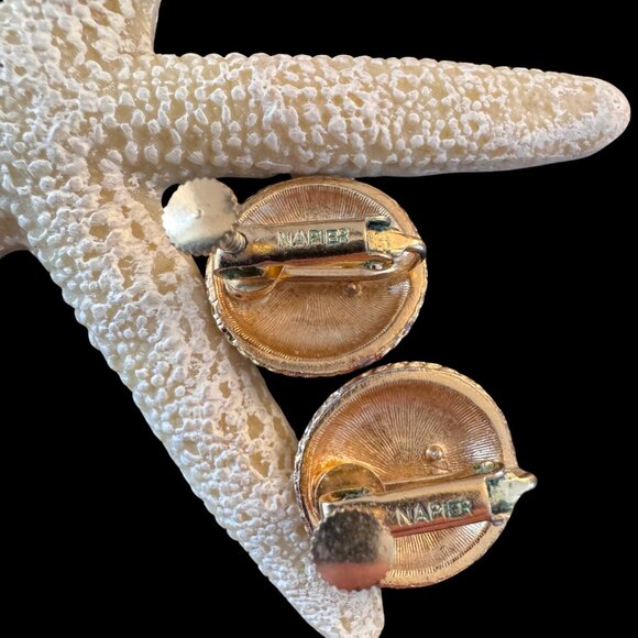 Napier Signed Faux Pearl Screw Back Clip On Earrings Gold Tone Rope Vintage - Picture 3 of 5